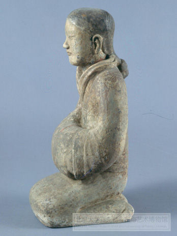 坐俑